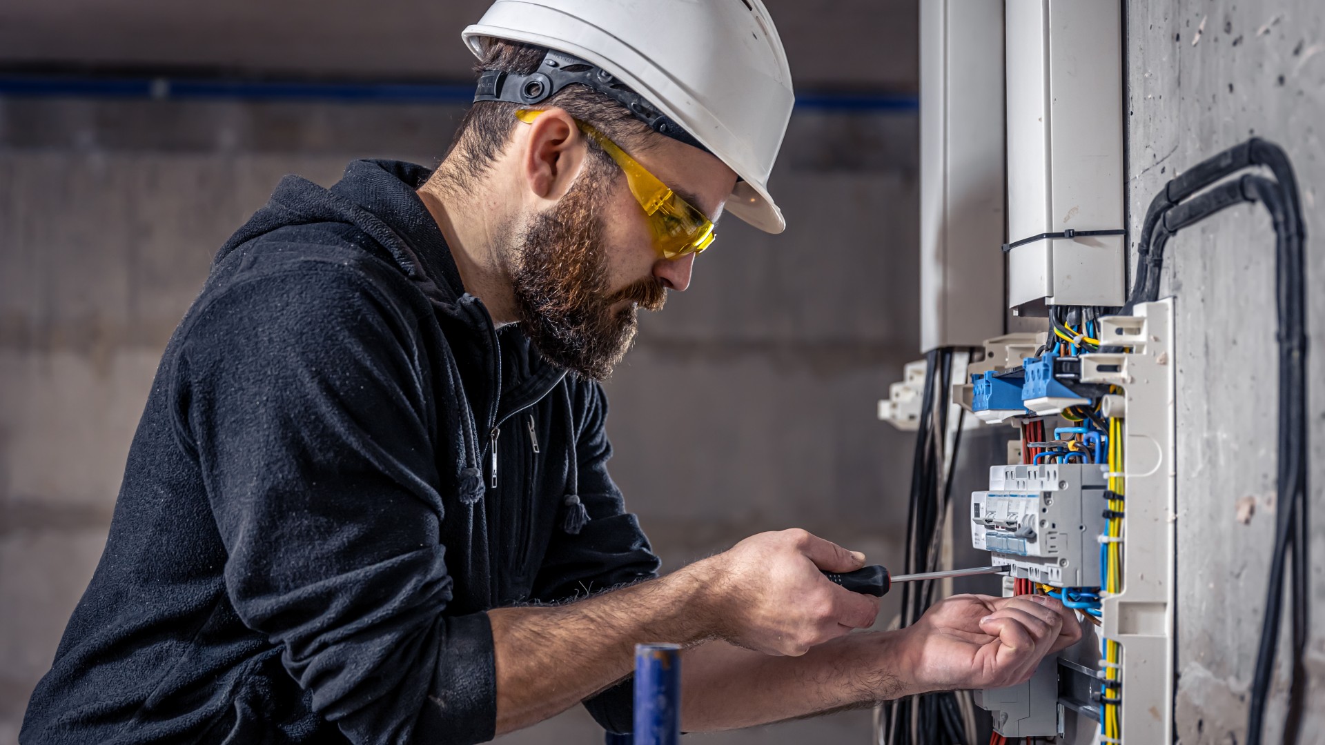 Weiterbildungen Im Bereich Elektrotechnik | IHK Akademie München